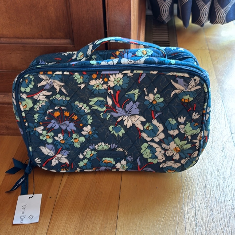Vera Bradley nwt large blush and brush makeup case, floral bursts